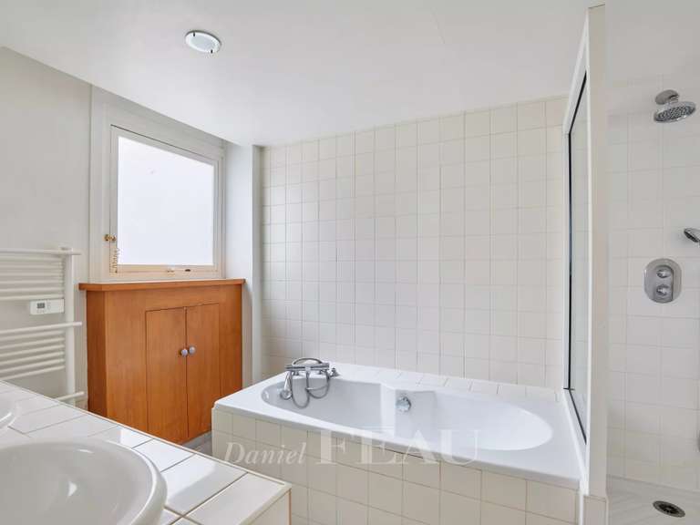 Appartement Paris 16e - 5 chambres - 183m²