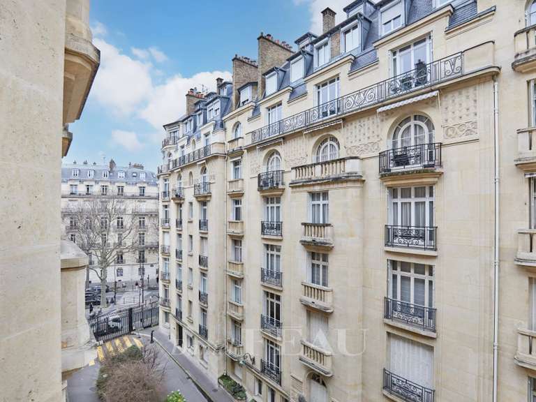 Appartement Paris 16e - 5 chambres - 183m²