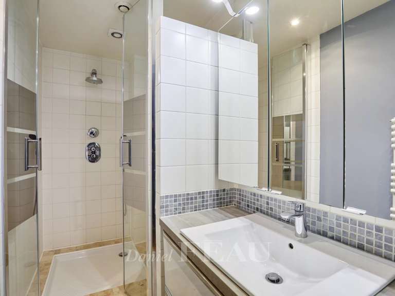 Appartement Paris 16e - 5 chambres - 183m²