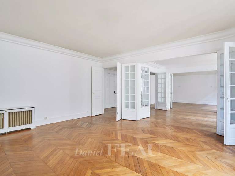 Appartement Paris 16e - 5 chambres - 183m²