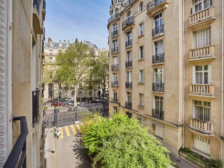 Appartement Paris 16e - 5 chambres - 183m²