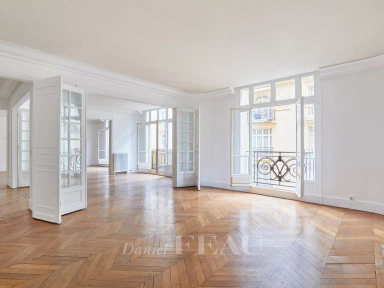 Appartement Paris 16e - 5 chambres - 183m²