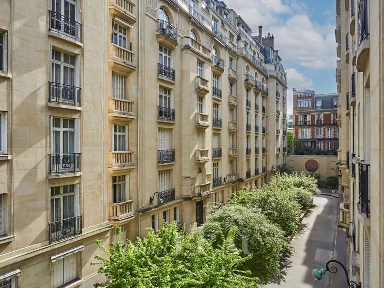 Appartement Paris 16e - 5 chambres - 183m²