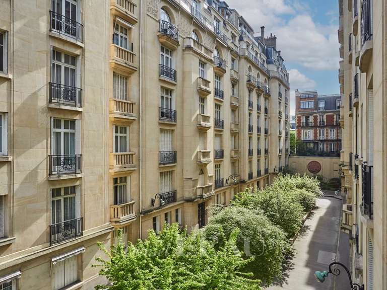Appartement Paris 16e - 5 chambres - 183m²