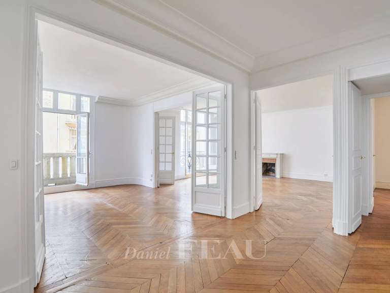 Appartement Paris 16e - 5 chambres - 183m²