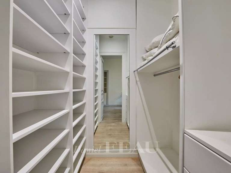 Appartement Paris 16e - 6 chambres - 298m²
