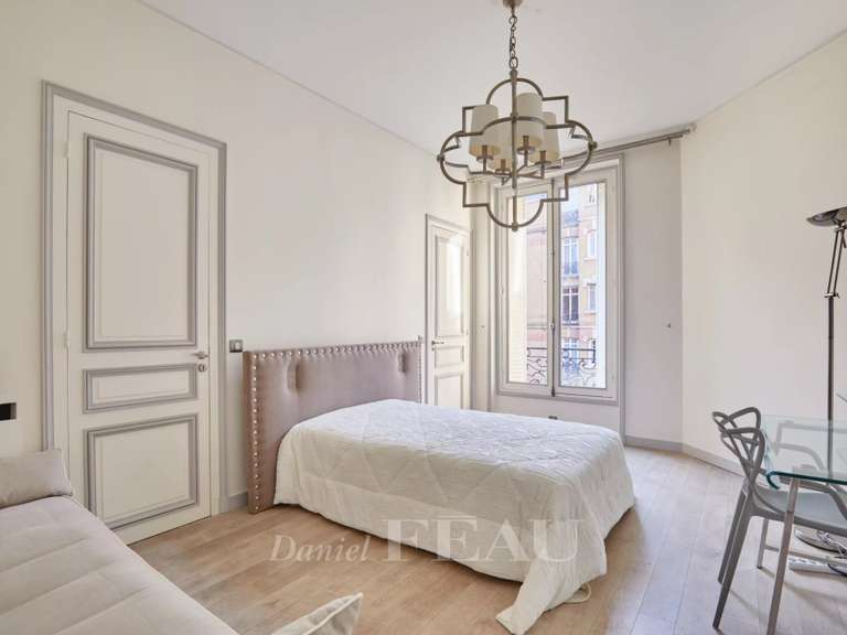 Appartement Paris 16e - 6 chambres - 298m²