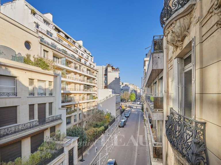 Appartement Paris 16e - 6 chambres - 298m²