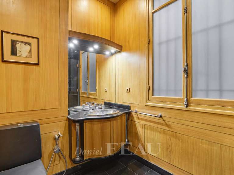 Appartement Paris 16e - 6 chambres - 298m²