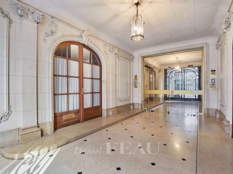 Appartement Paris 16e - 6 chambres - 298m²