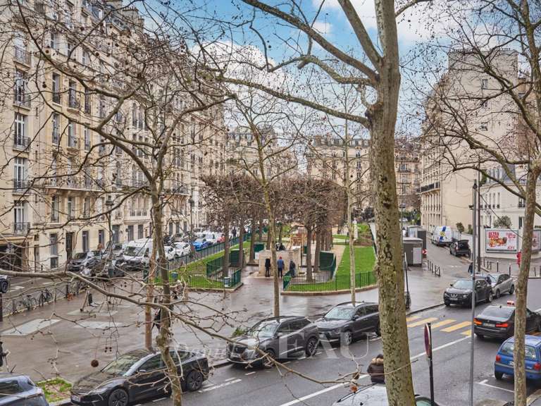 Appartement Paris 16e - 3 chambres - 240m²
