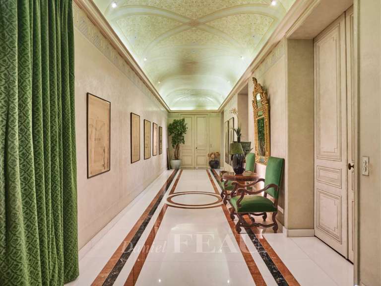 Appartement Paris 16e - 3 chambres - 240m²