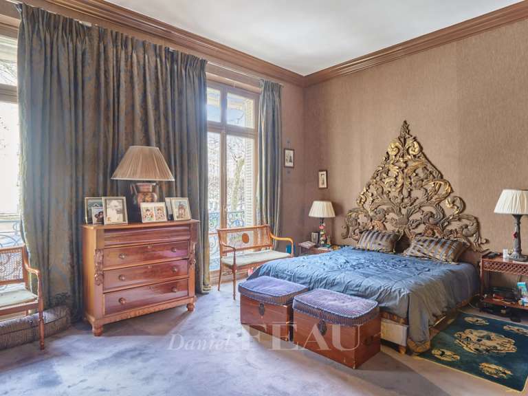 Appartement Paris 16e - 3 chambres - 240m²