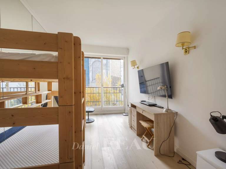 Appartement Paris 16e - 3 chambres - 164m²