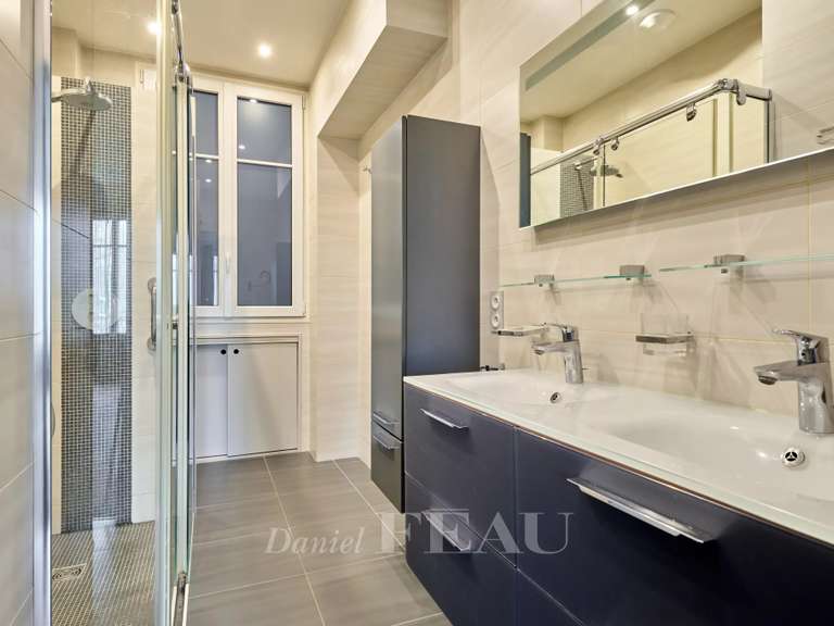 Appartement Paris 16e - 2 chambres - 94m²