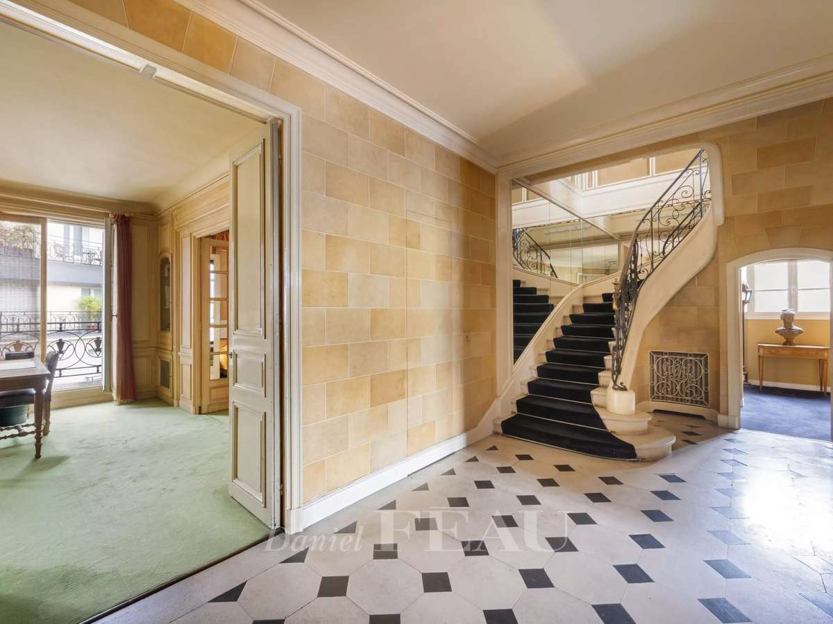 Apartment Paris 16e