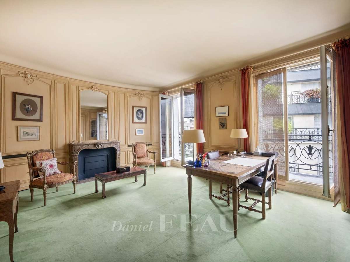 Apartment Paris 16e