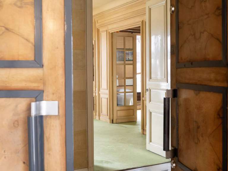Appartement Paris 16e - 5 chambres - 331m²