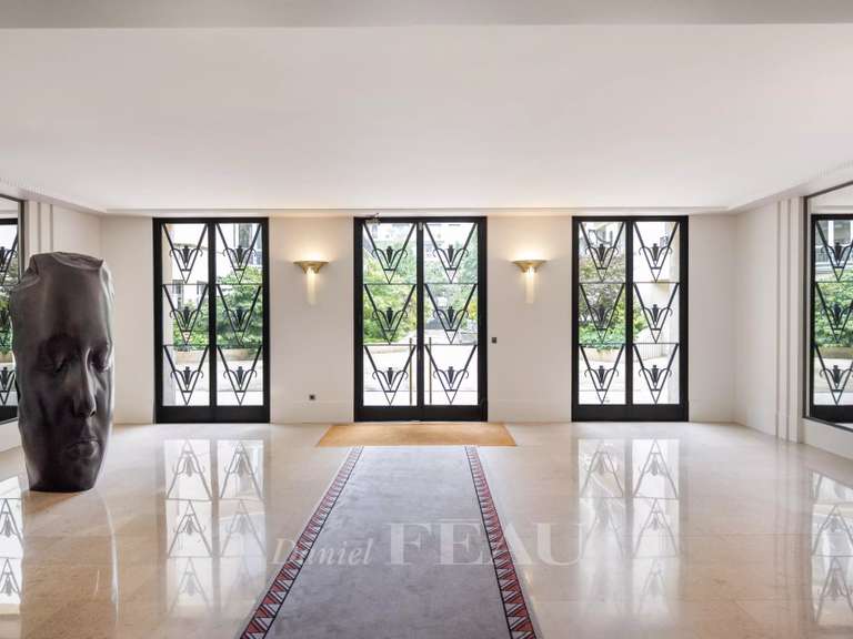 Appartement Paris 16e - 5 chambres - 331m²