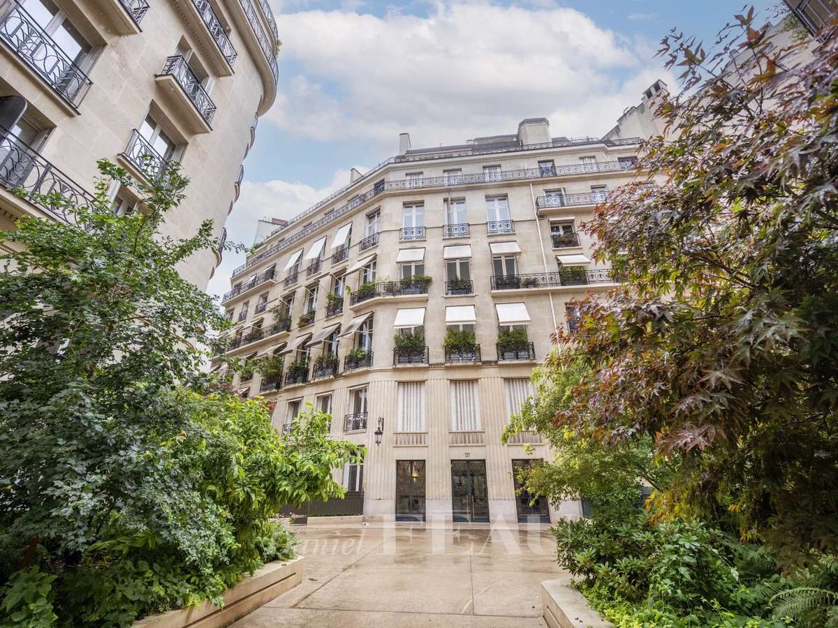 Apartment Paris 16e
