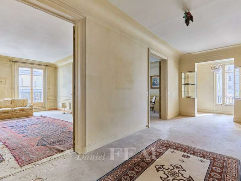 Appartement Paris 16e - 8 chambres - 269m²