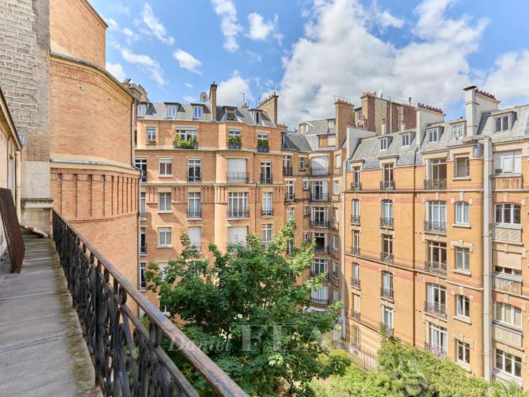 Appartement Paris 16e - 8 chambres - 269m²