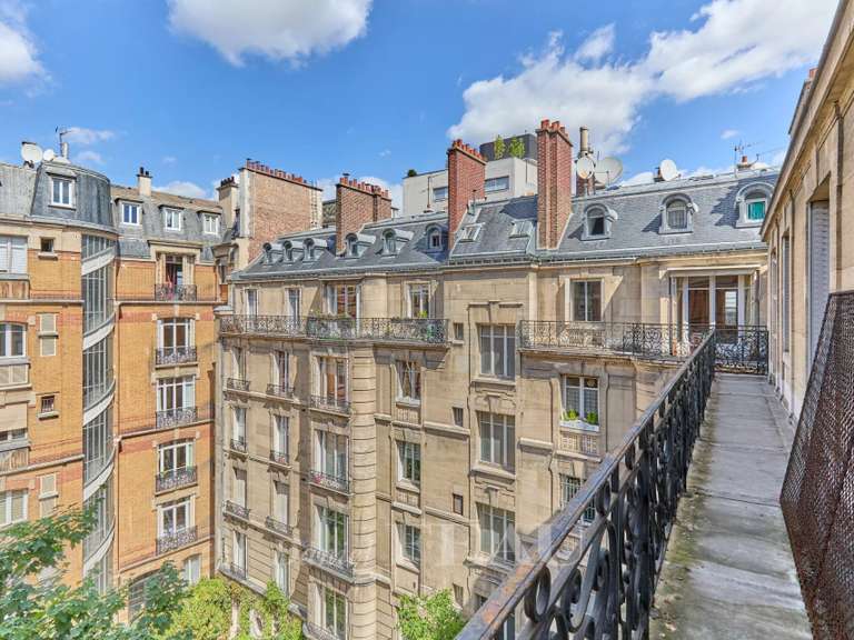 Appartement Paris 16e - 8 chambres - 269m²