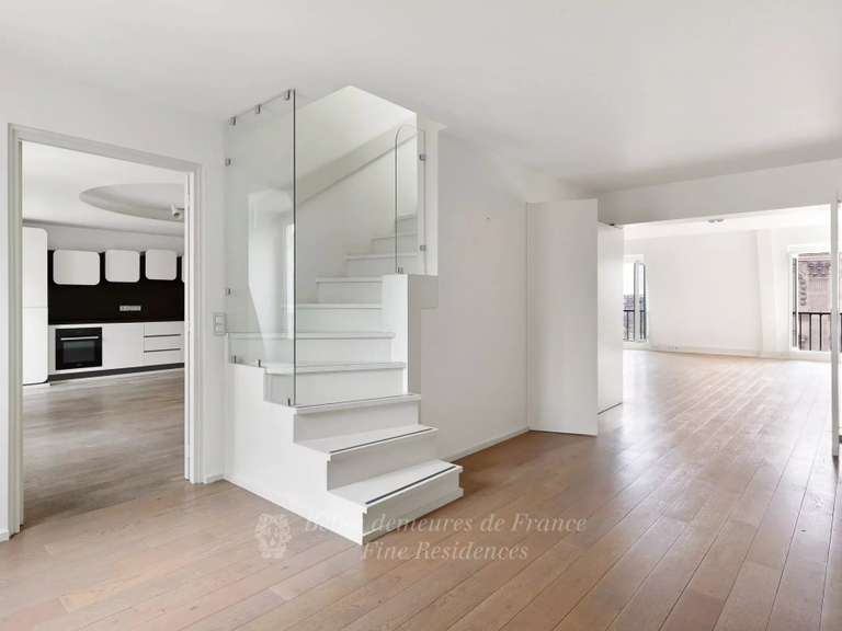 Appartement Paris 1er - 3 chambres - 240m²