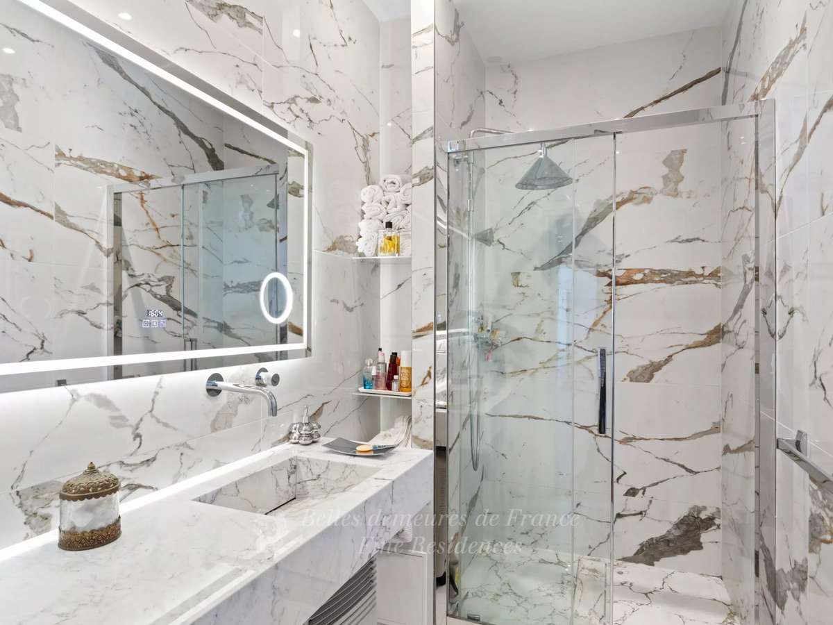 Apartment Paris 16e