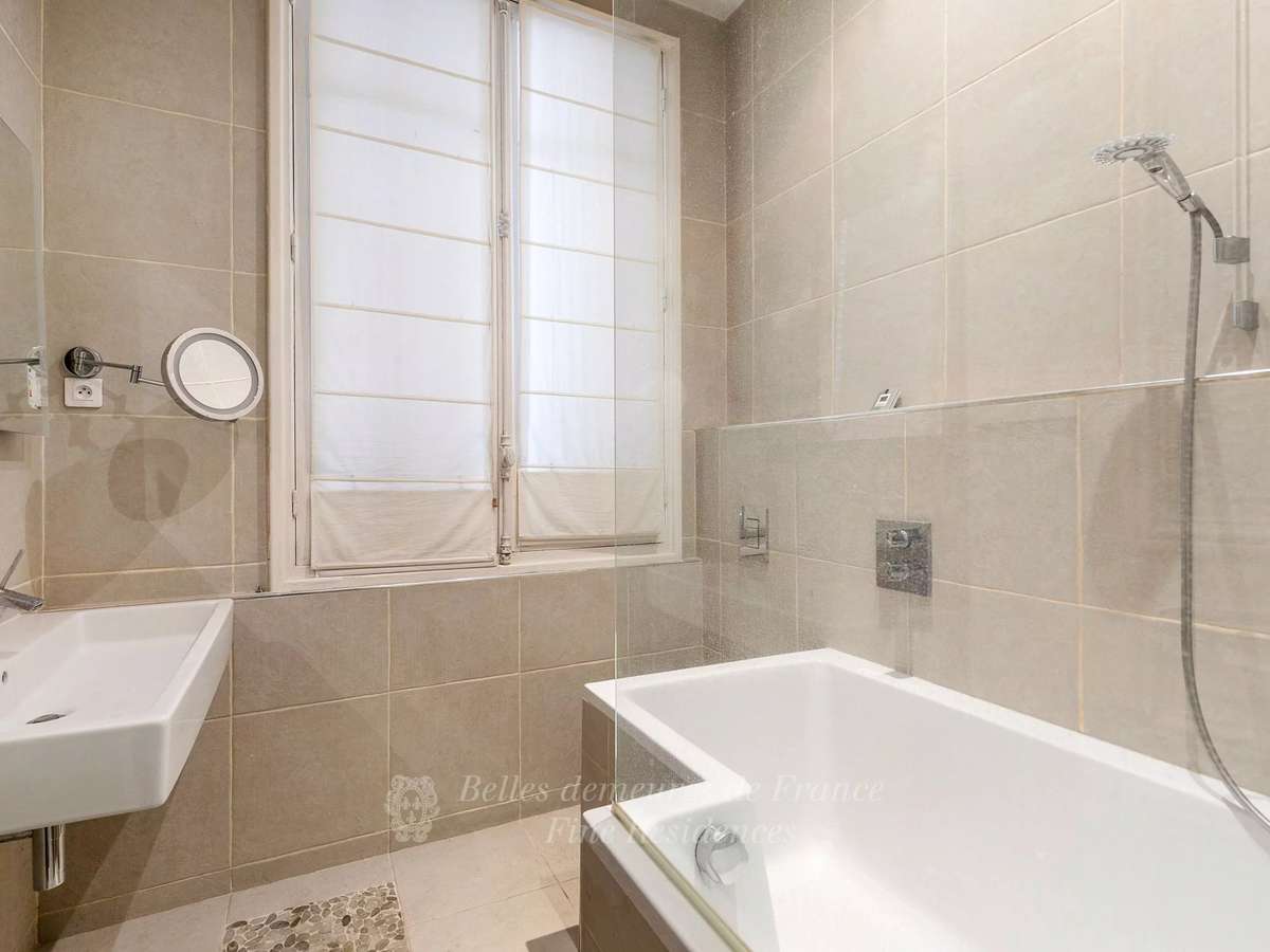 Apartment Paris 16e