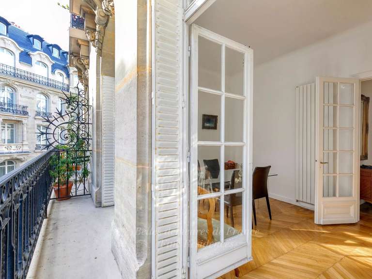 Appartement Paris 16e - 3 chambres - 142m²