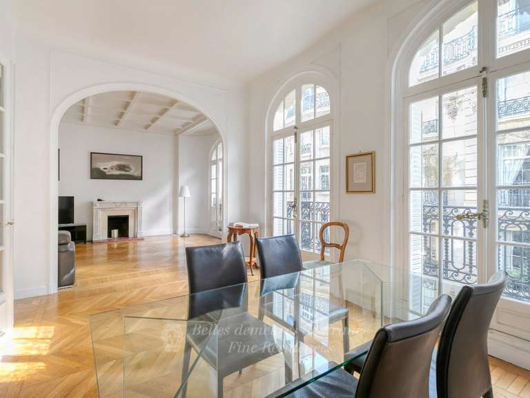 Appartement Paris 16e - 3 chambres - 142m²