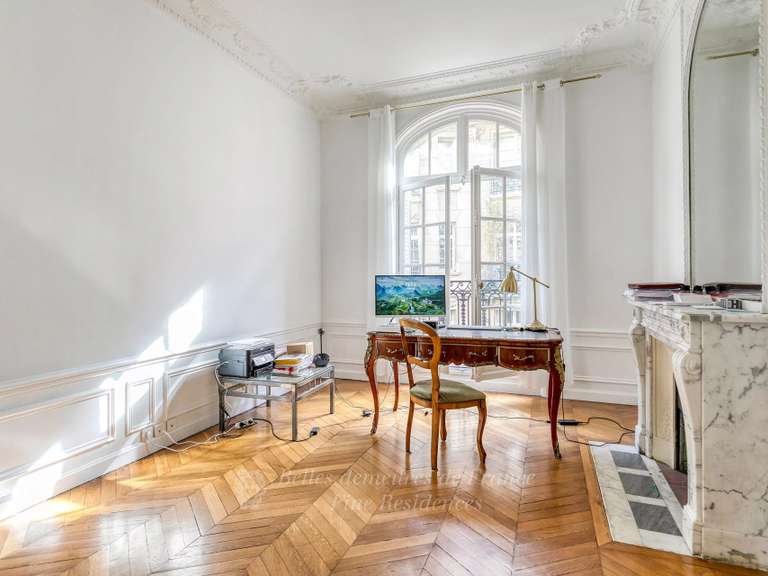 Appartement Paris 16e - 3 chambres - 142m²