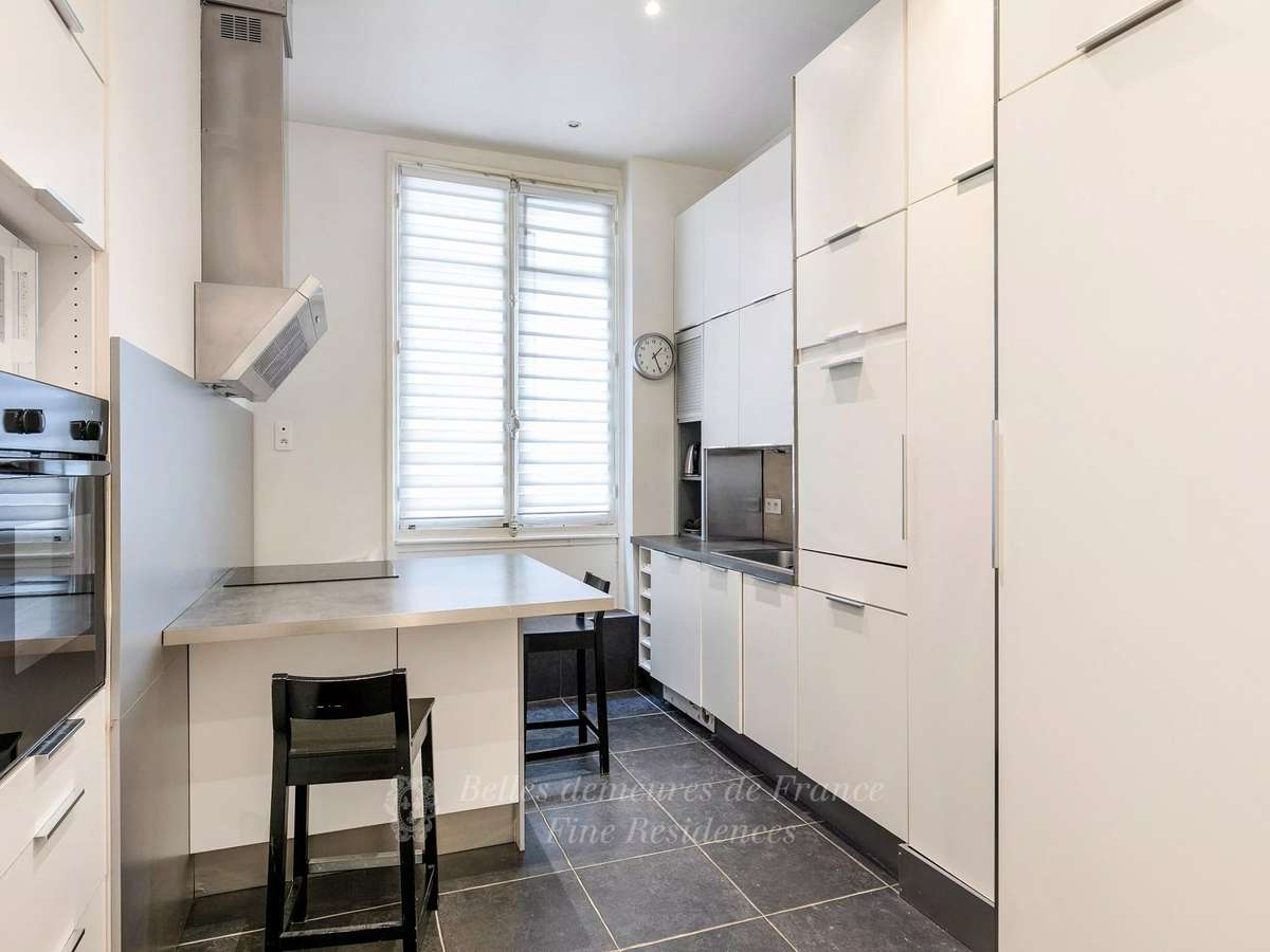Apartment Paris 16e
