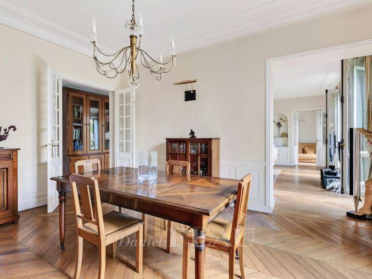 Appartement Paris 4e - 2 chambres - 111m²