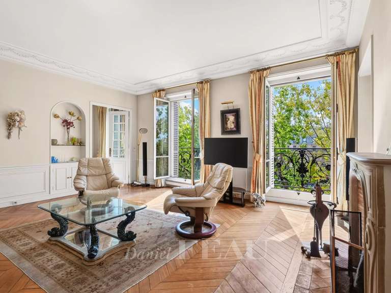 Appartement Paris 4e - 2 chambres - 111m²