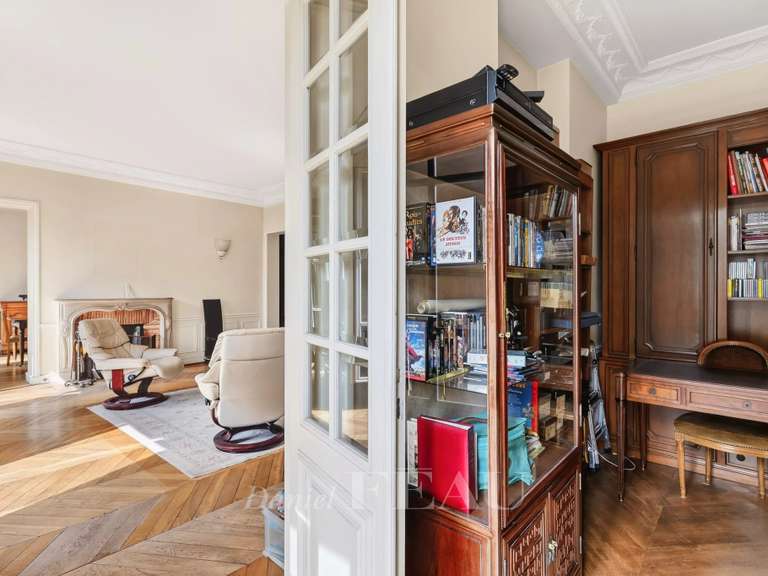 Appartement Paris 4e - 2 chambres - 111m²