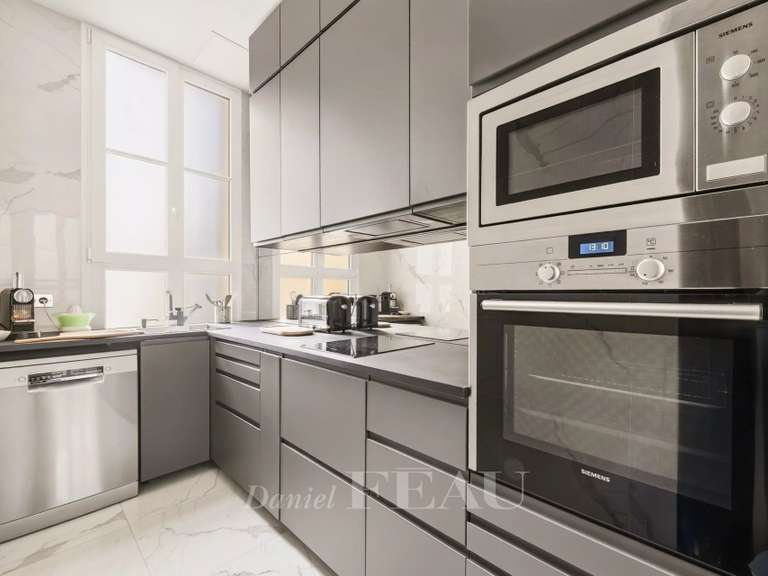 Appartement Paris 3e - 2 chambres - 115m²