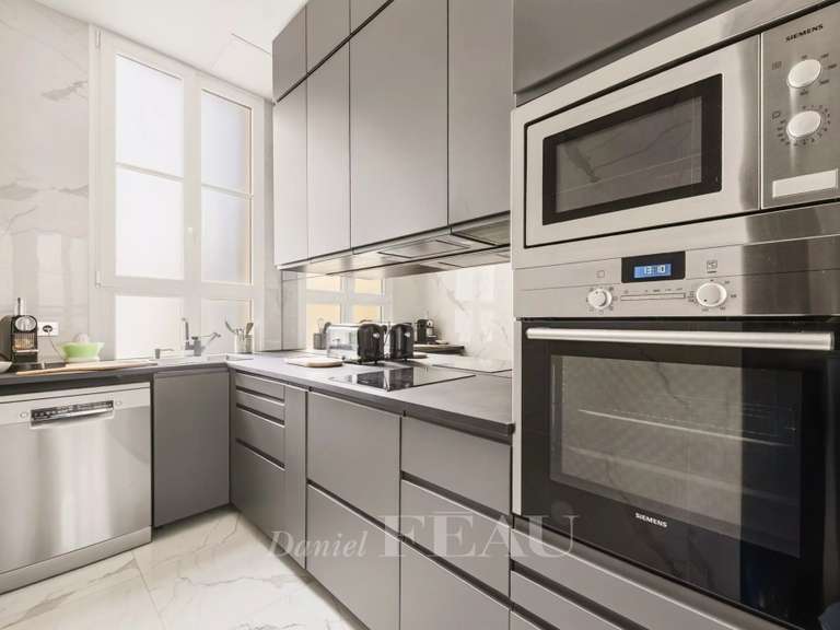 Appartement Paris 3e - 2 chambres - 115m²
