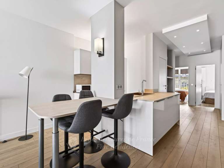 Appartement Paris 8e - 2 chambres - 58m²