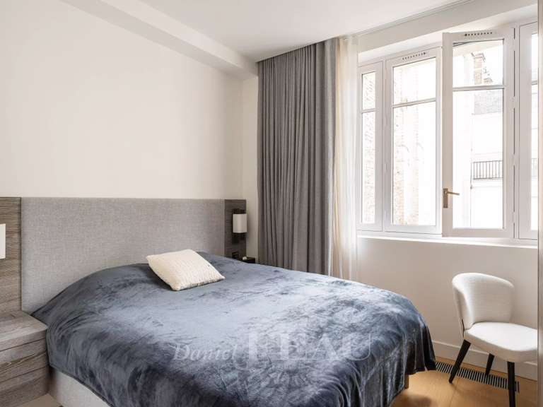 Appartement Paris 8e - 4 chambres - 345m²