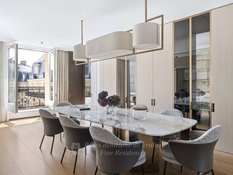 Appartement Paris 8e - 4 chambres - 345m²
