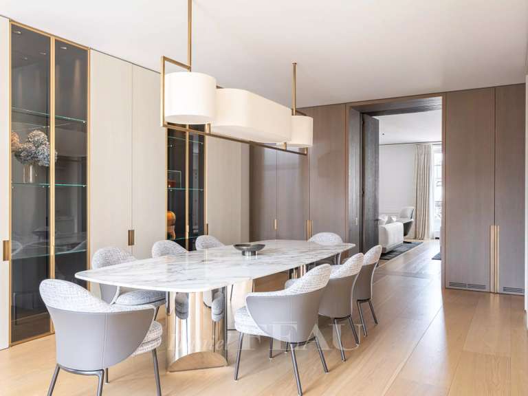 Appartement Paris 8e - 4 chambres - 345m²