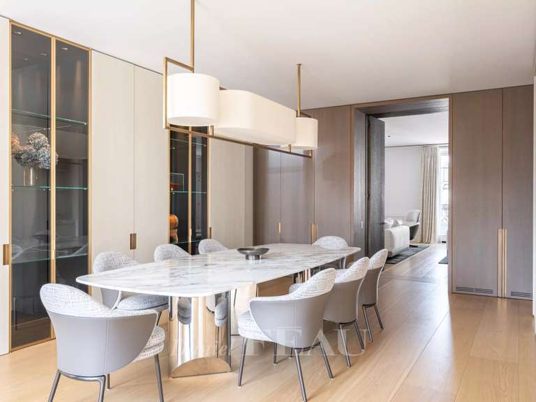 Appartement Paris 8e - 4 chambres - 345m²