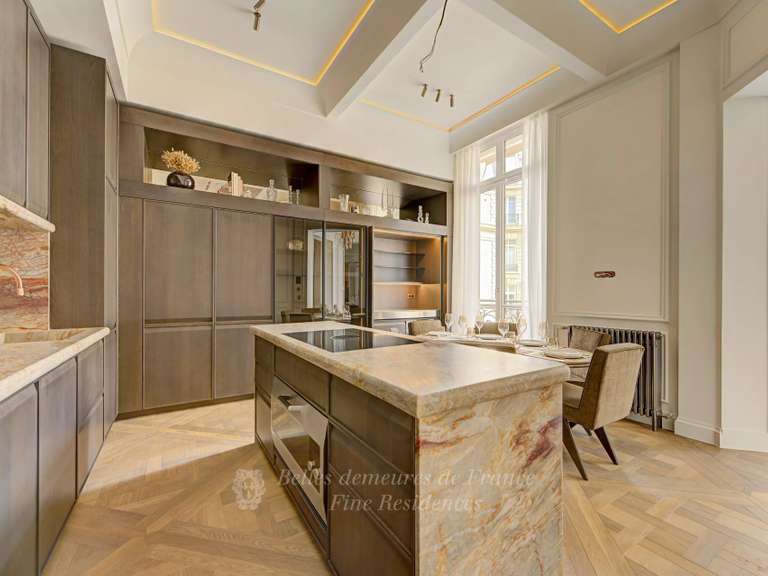Appartement Paris 8e - 5 chambres - 372m²