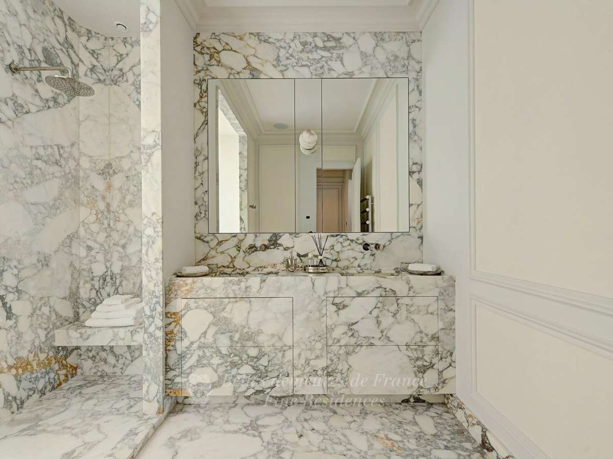 Apartment Paris 8e