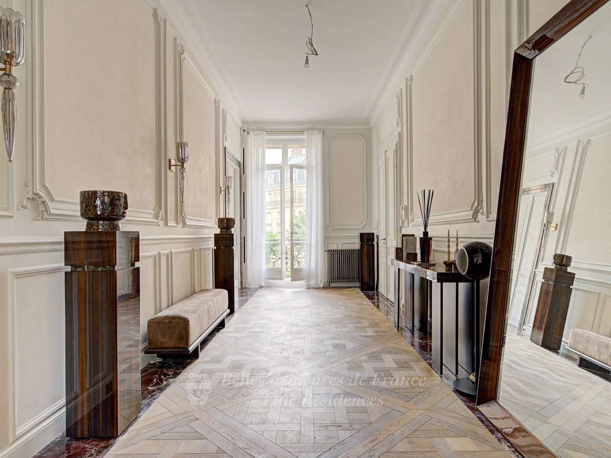 Apartment Paris 8e
