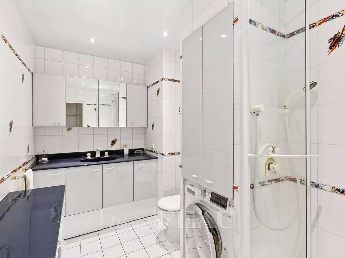 Apartment Paris 20e