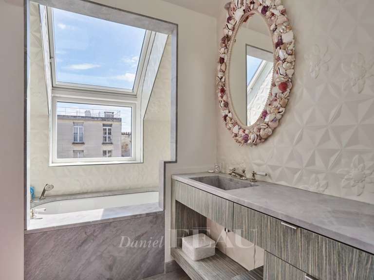 Appartement Paris 3e - 3 chambres - 220m²
