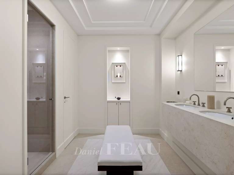 Appartement Paris 8e - 3 chambres - 315m²